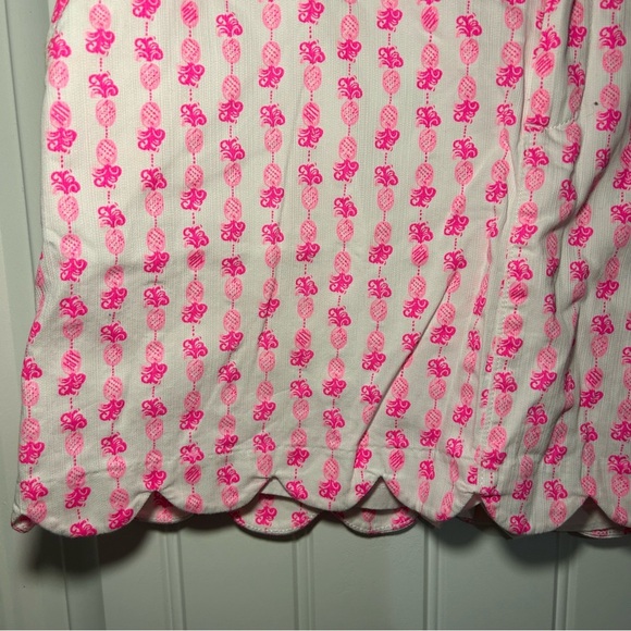 Lilly Pulitzer White & Hot Pink Pineapple Print Scallop Hem Colette Denim Skort - Picture 2 of 8